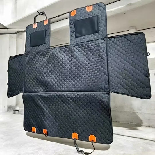Housse K9 GuardShield dépliée, avec son dossier et ses rabats latéraux